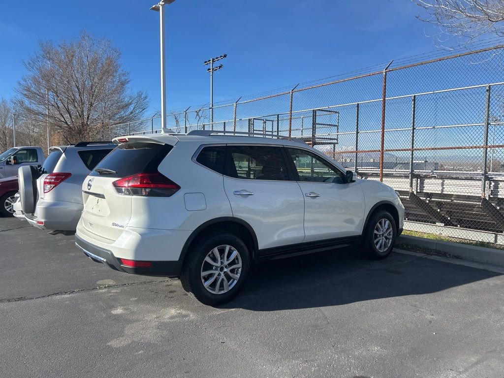 Used 2017 Nissan Rogue SV image 5