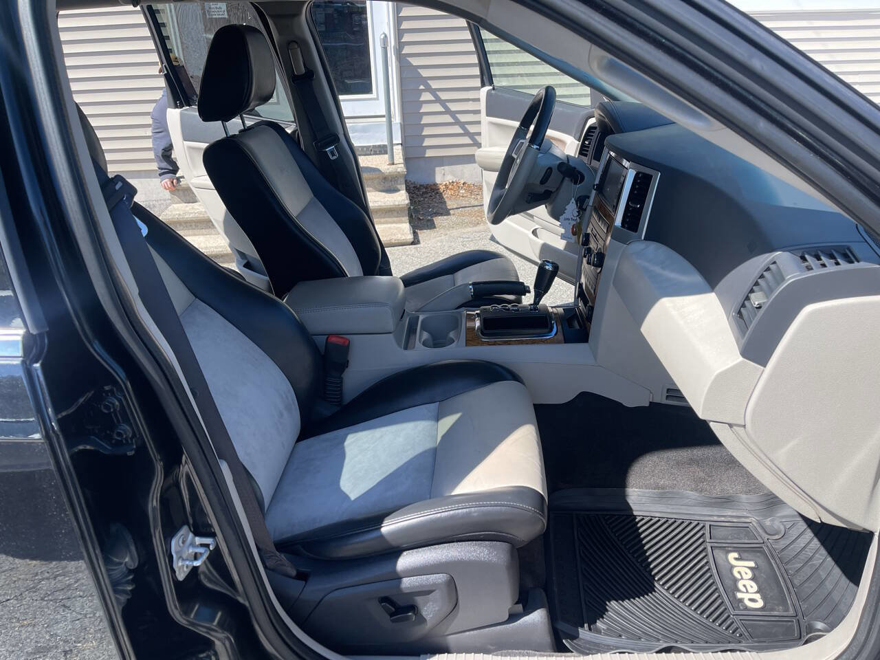 Used 2009 Jeep Grand Cherokee Limited AWD/4WD image 12