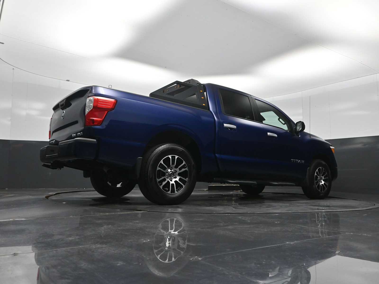 Used 2021 Nissan Titan SV w/ Accessory Utility Package AWD/4WD image 34