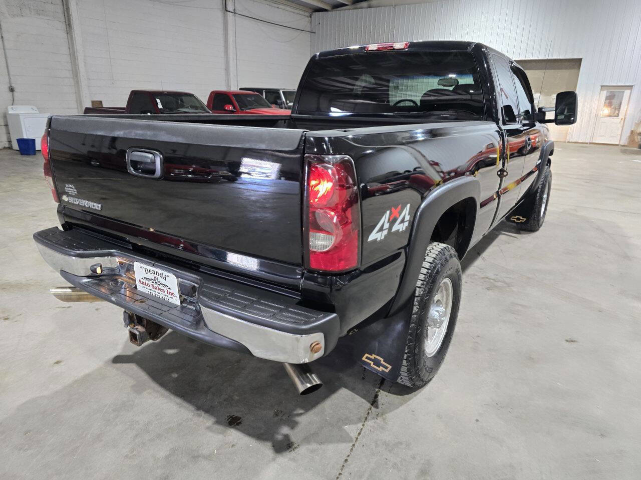 Used 2007 Chevrolet Silverado 2500 LT w/ Snow Plow Prep Package image 12