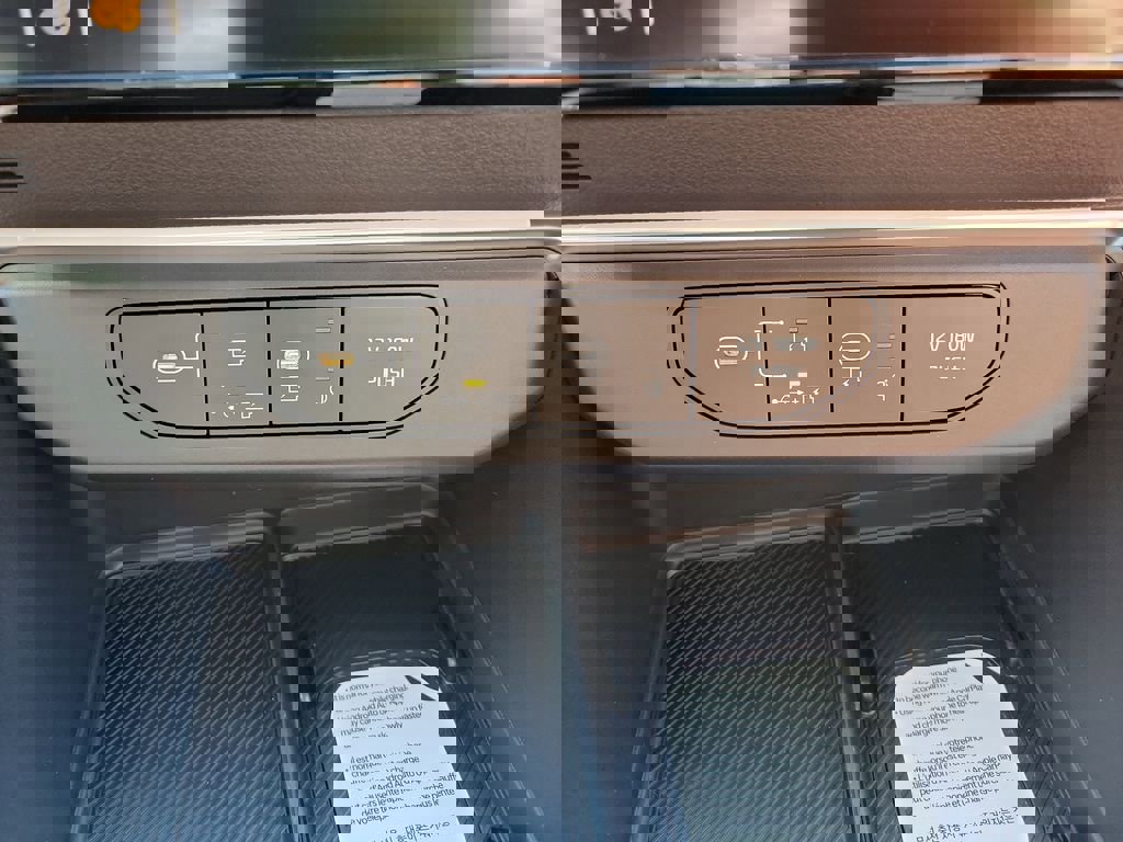 New 2026 Kia Carnival EX FWD image 35