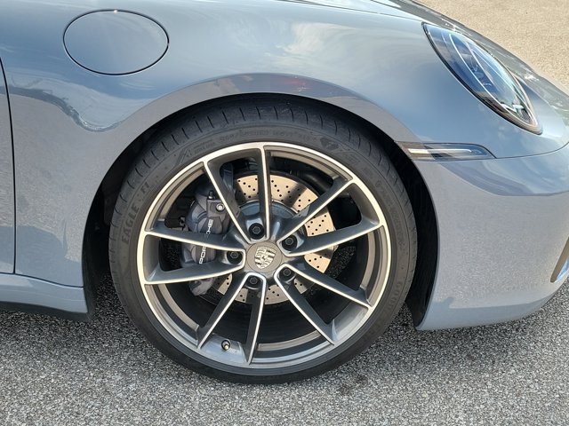 Used 2023 Porsche 911 Carrera RWD image 15
