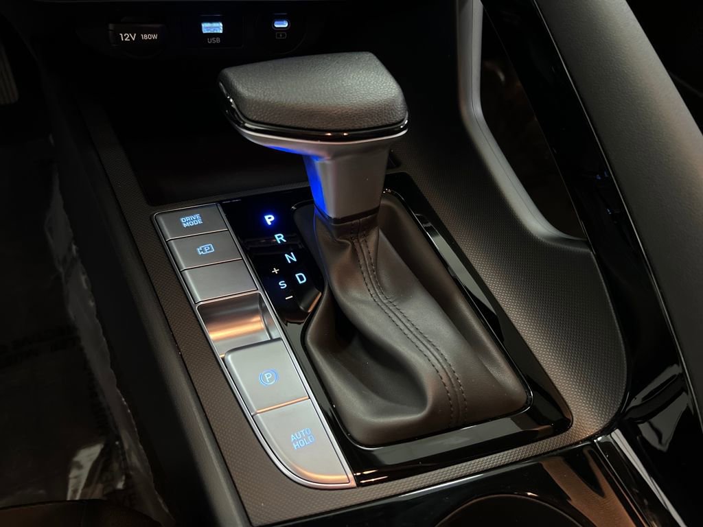 Used 2025 Hyundai Elantra Blue image 26