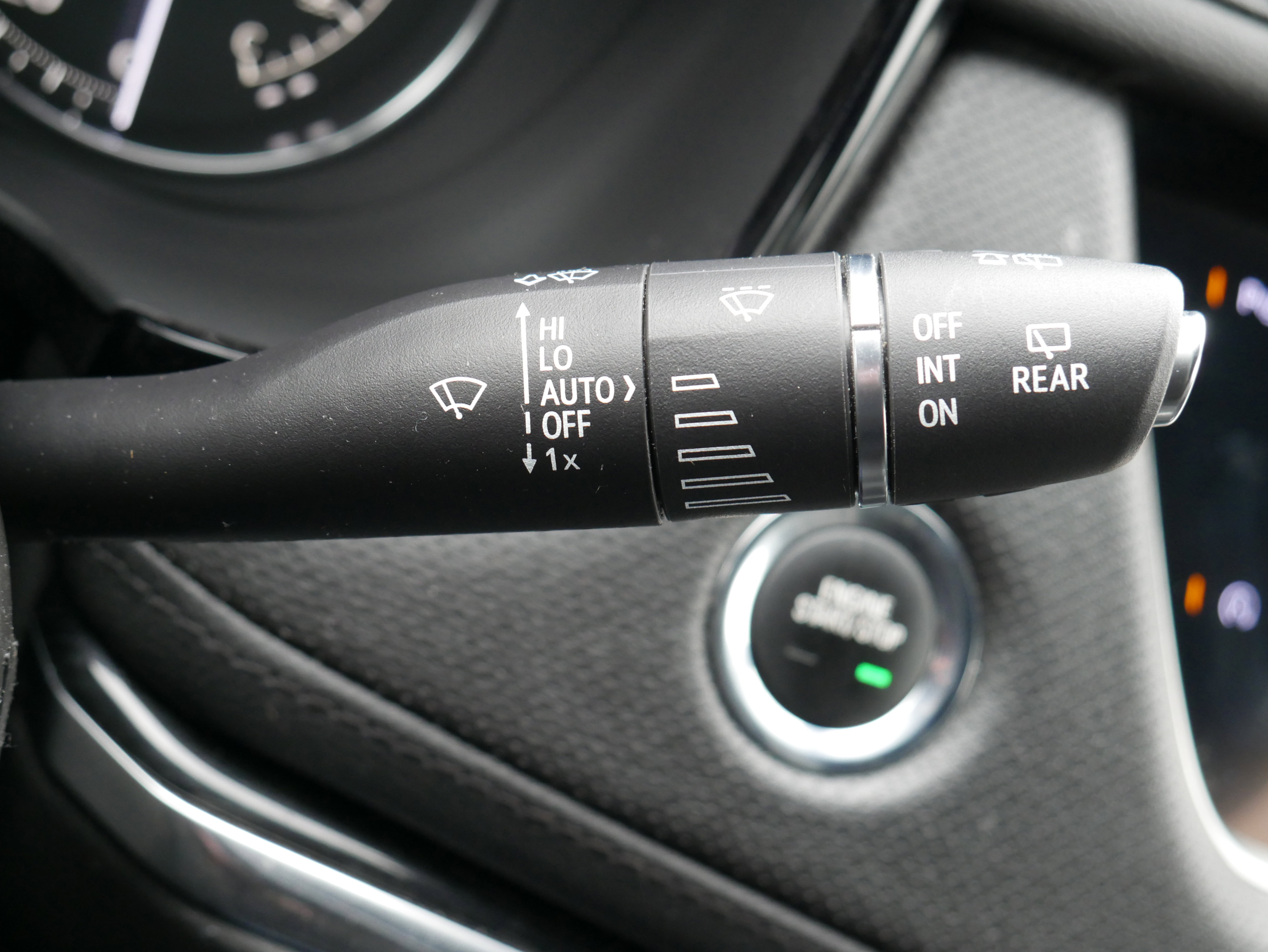 Certified 2020 Cadillac XT5 Premium Luxury w/ LPO, Floor Liner Package image 29