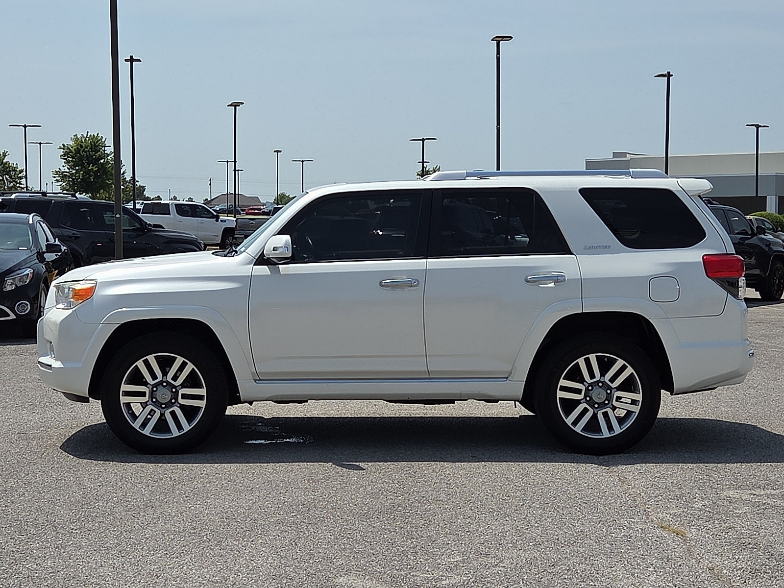 Used 2010 Toyota 4Runner Limited AWD/4WD image 3