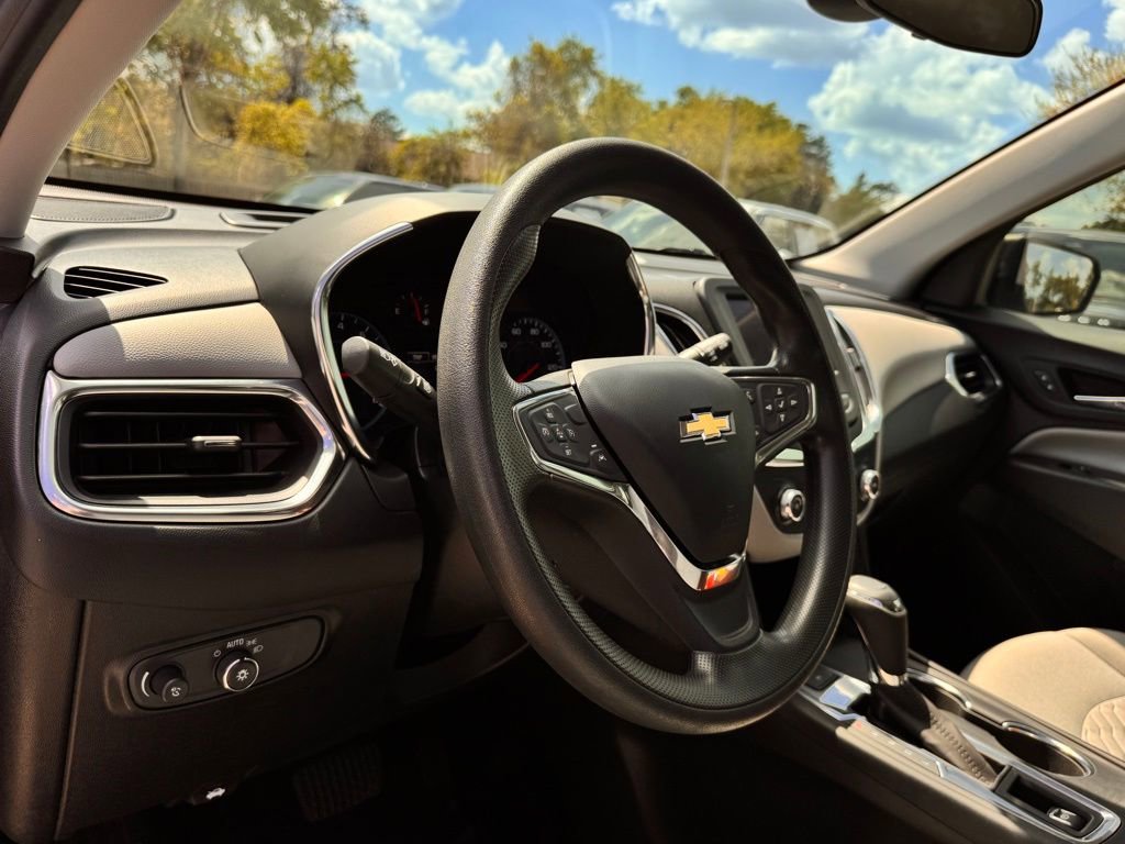 Used 2021 Chevrolet Equinox LS image 32