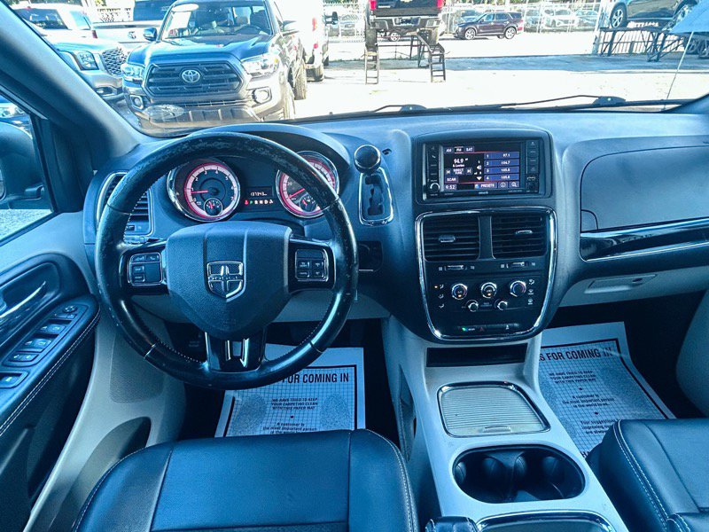 Used 2020 Dodge Grand Caravan SXT image 19