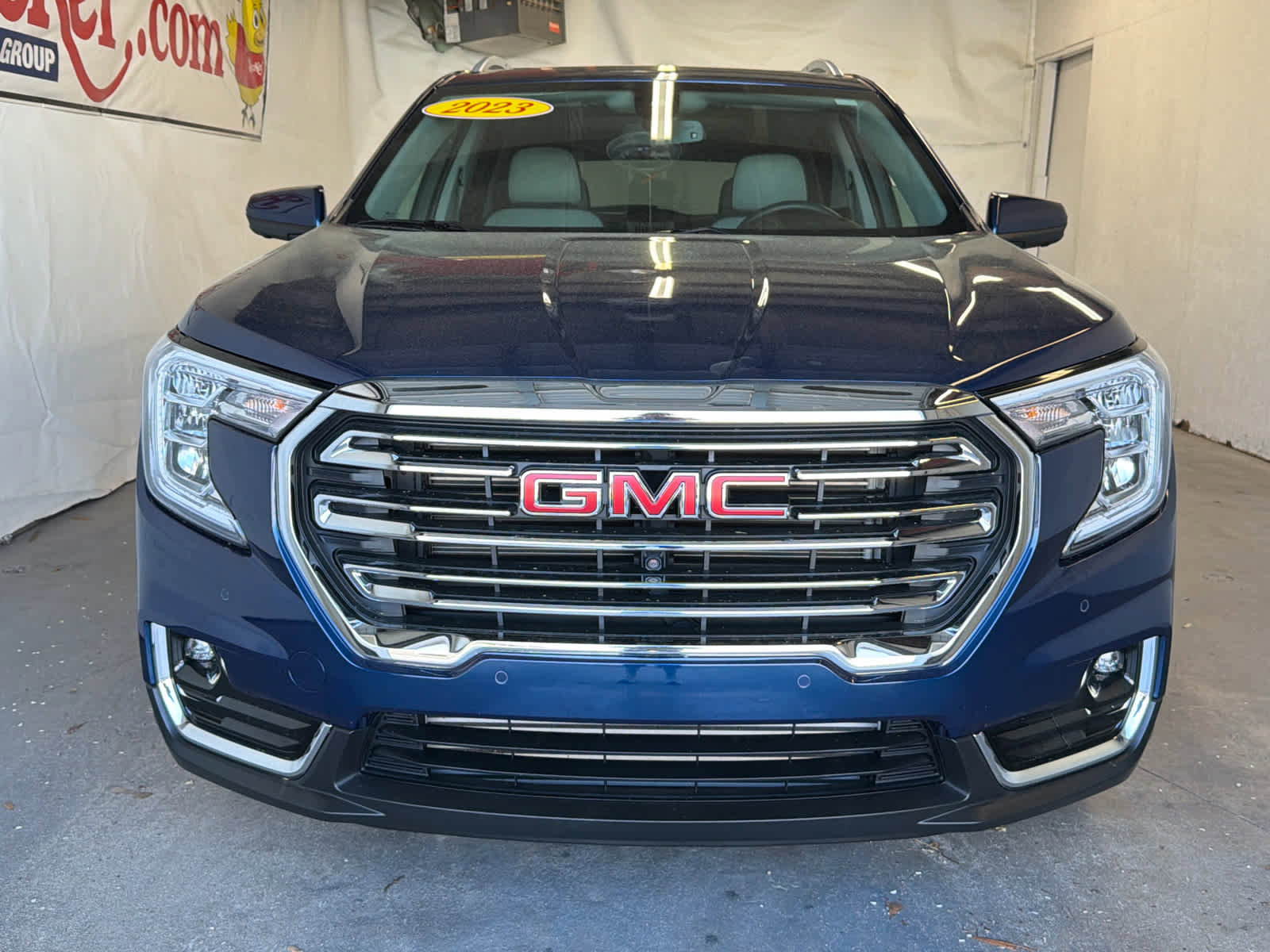 Used 2023 GMC Terrain SLT w/ LPO, 'HIT The Road' Package image 3