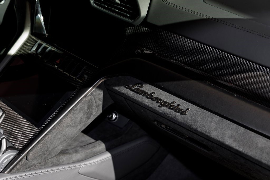 Used 2024 Lamborghini Urus Performante image 41