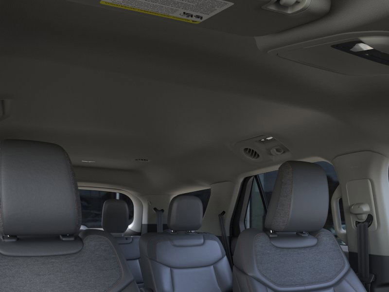 New 2025 Ford Explorer Active image 22