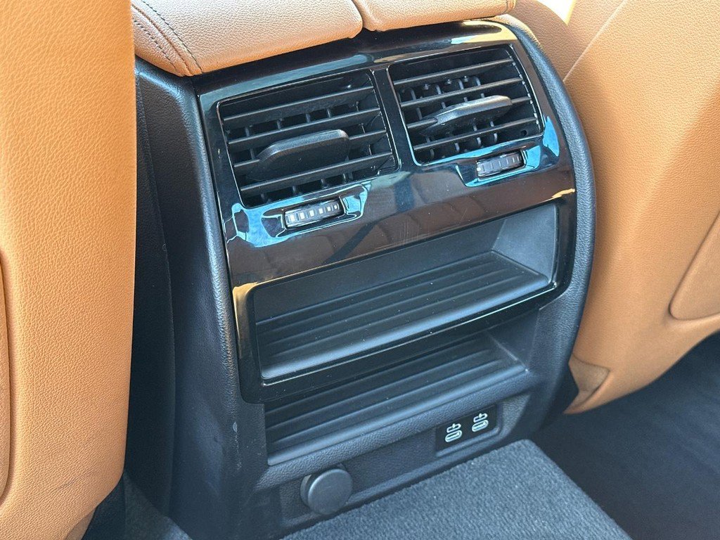 Used 2022 BMW 530i xDrive w/ Premium Package image 11