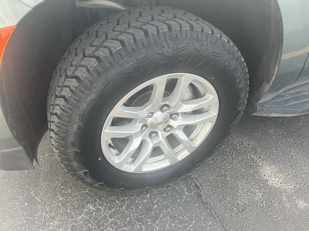 Used 2024 Chevrolet Suburban LT image 26