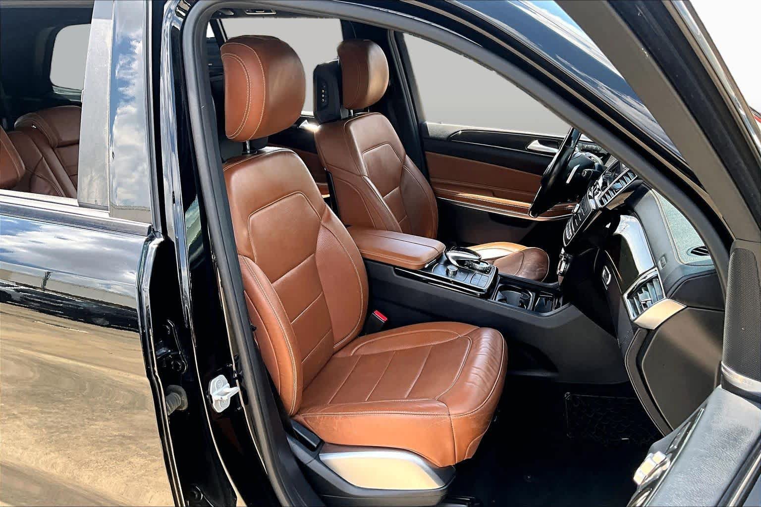Used 2017 Mercedes-Benz GLS 550 4MATIC image 9