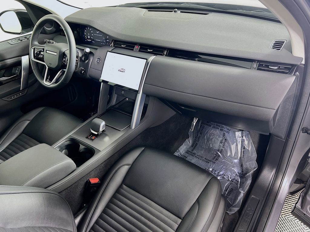 Used 2025 Land Rover Discovery Sport S image 30