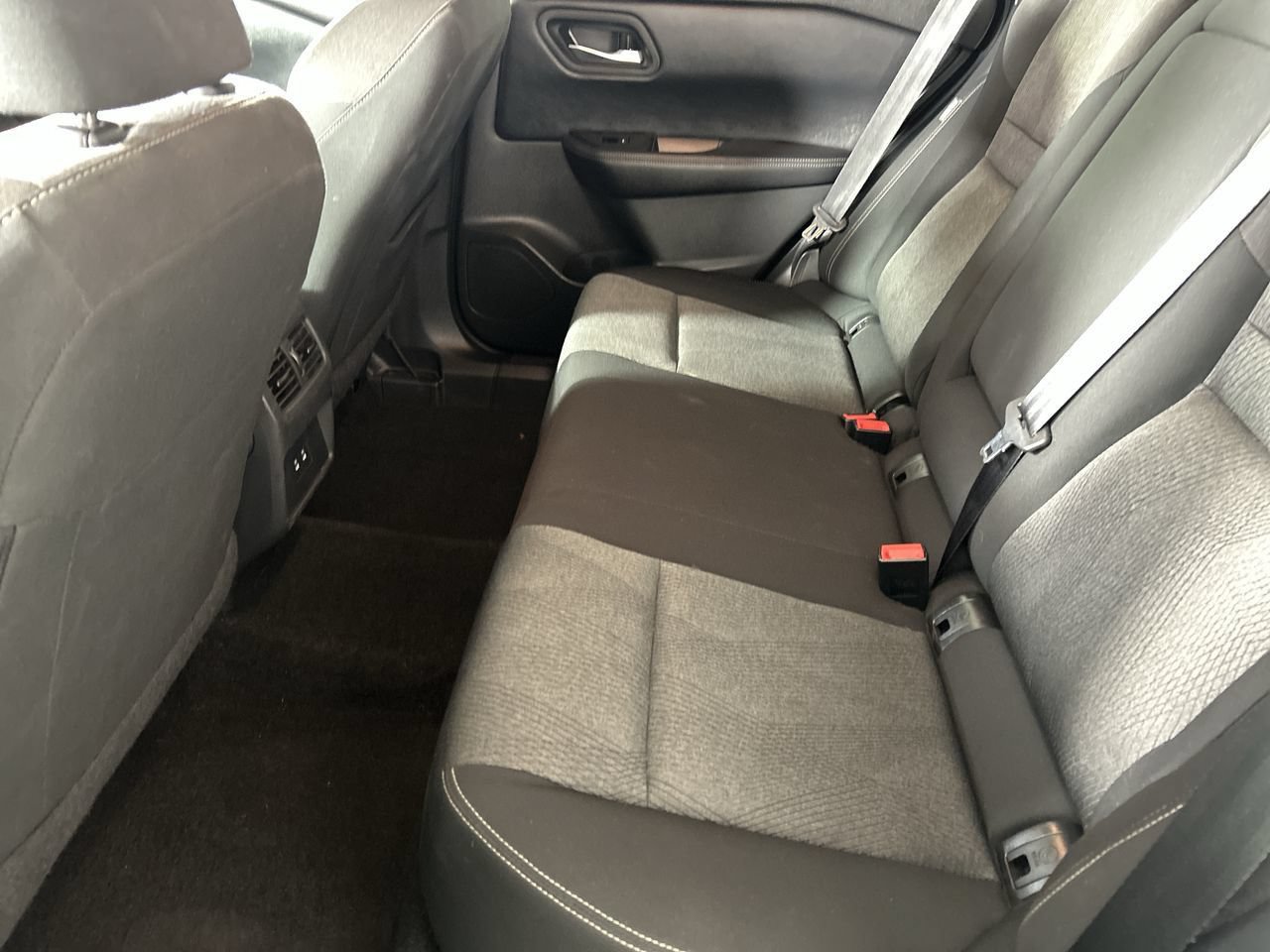 Used 2025 Nissan Rogue SV FWD image 24