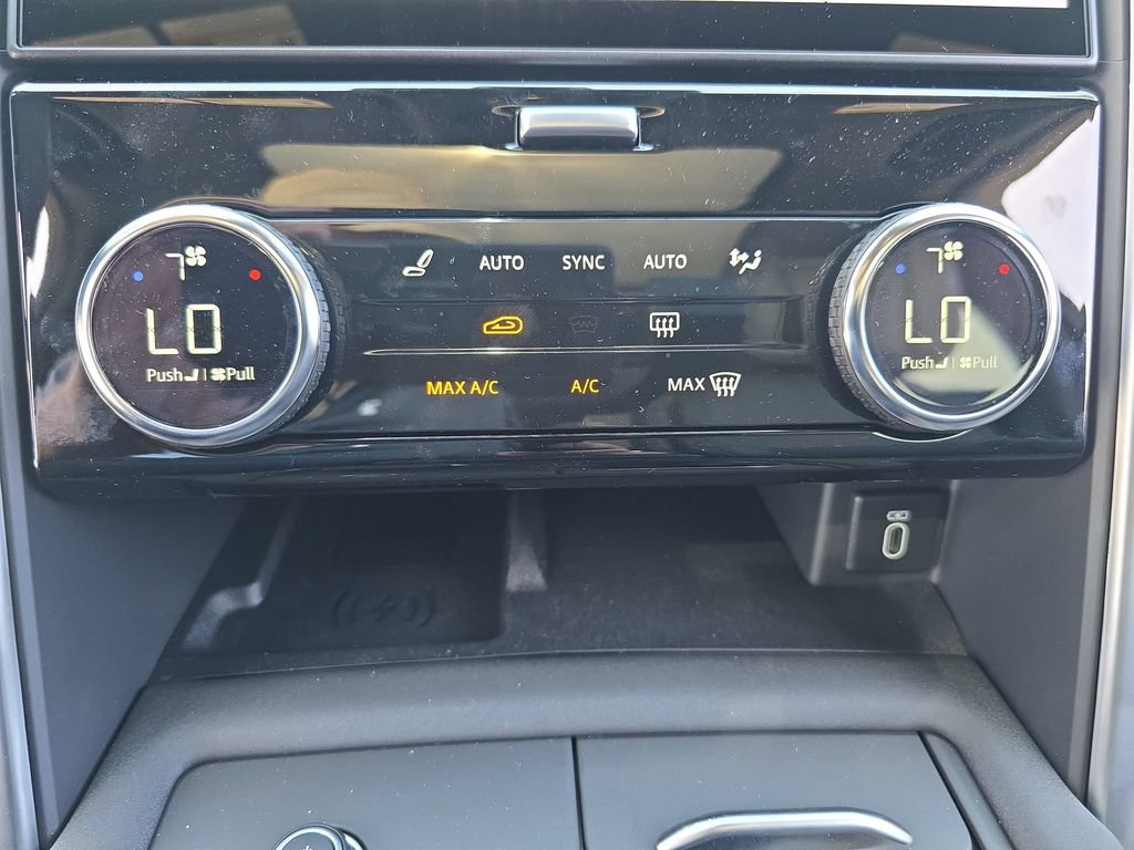 New 2026 Land Rover Discovery Limited Edition AWD/4WD image 26
