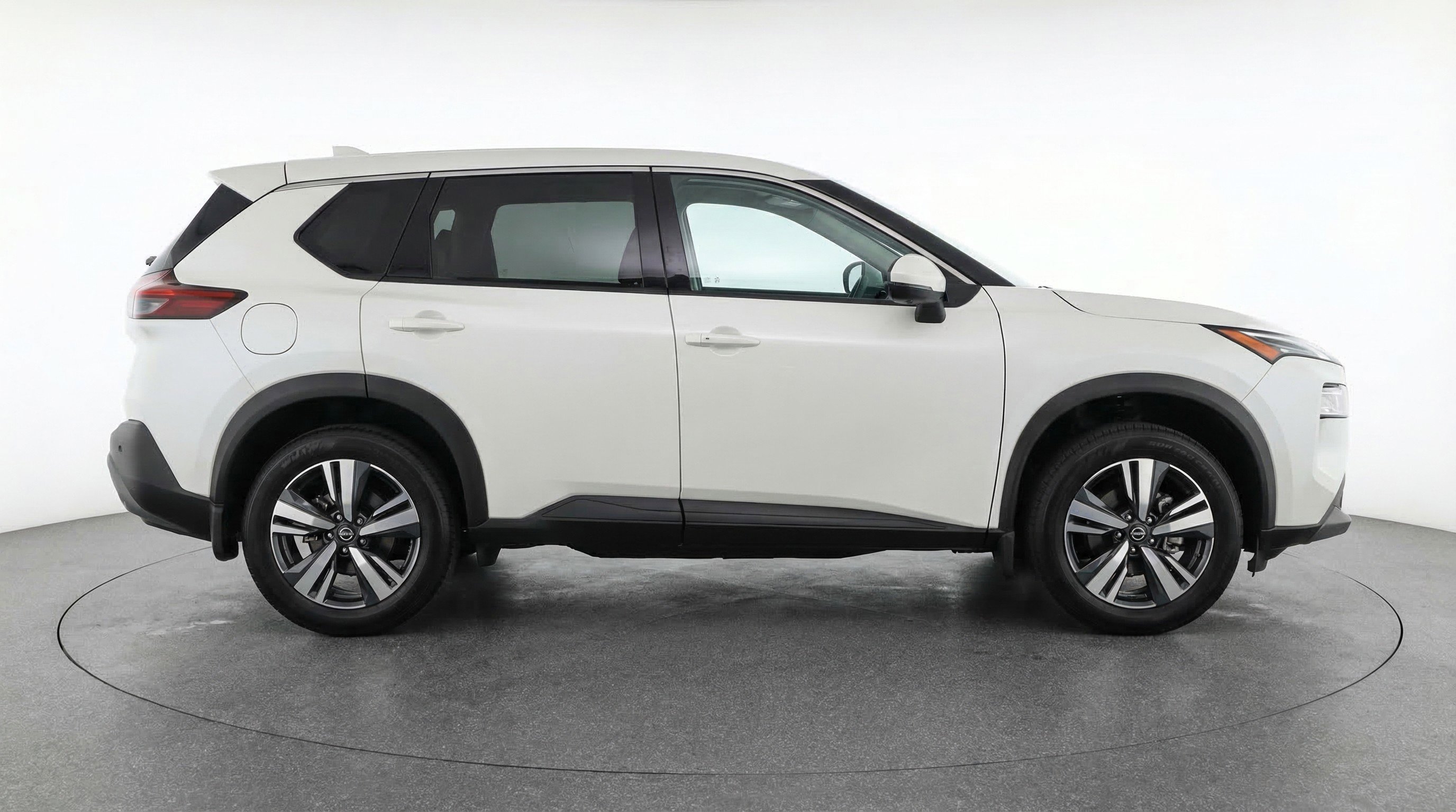 Used 2023 Nissan Rogue SL w/ SL Premium Package image 11