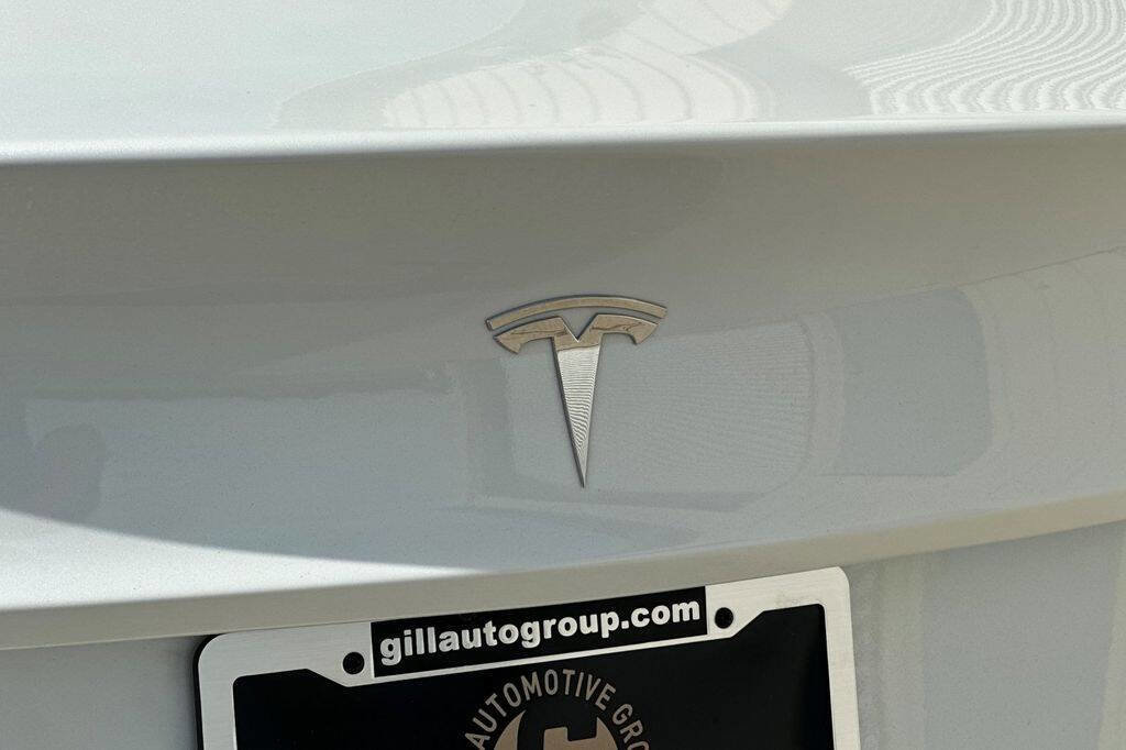 Used 2023 Tesla Model 3 Standard Range image 23