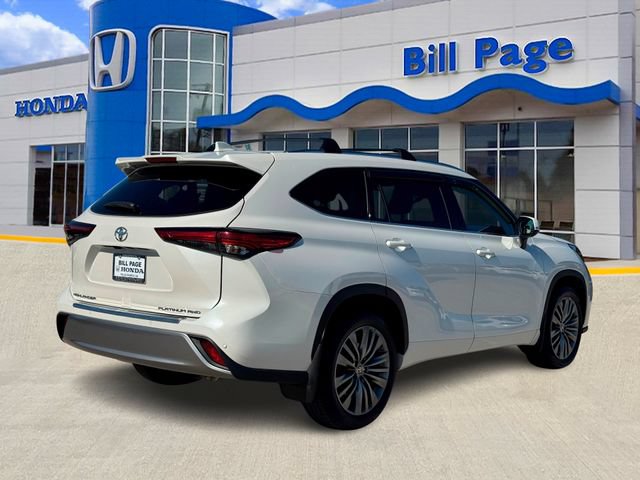 Used 2021 Toyota Highlander Platinum AWD/4WD image 4