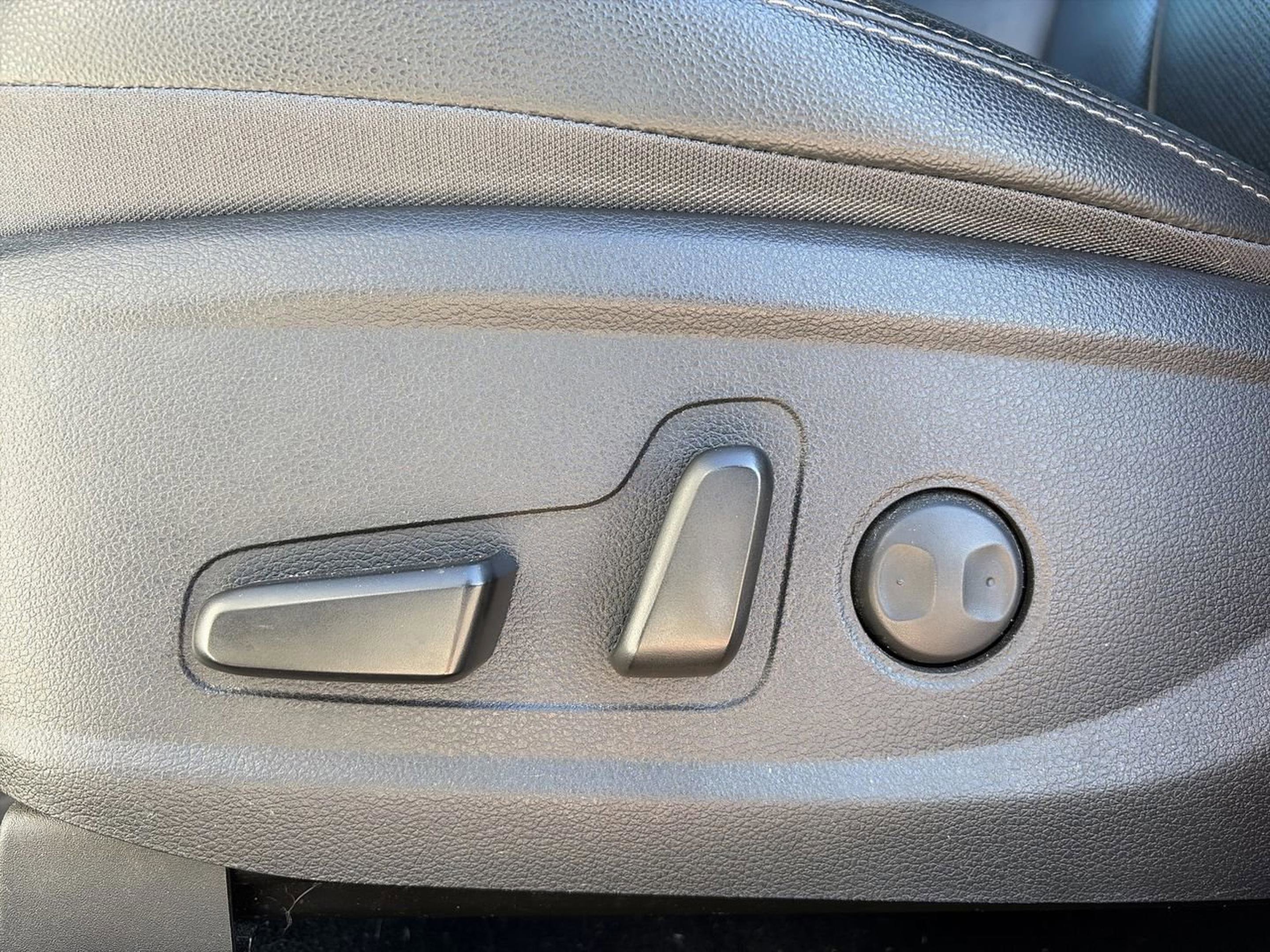 Used 2020 Hyundai Santa Fe SEL image 15