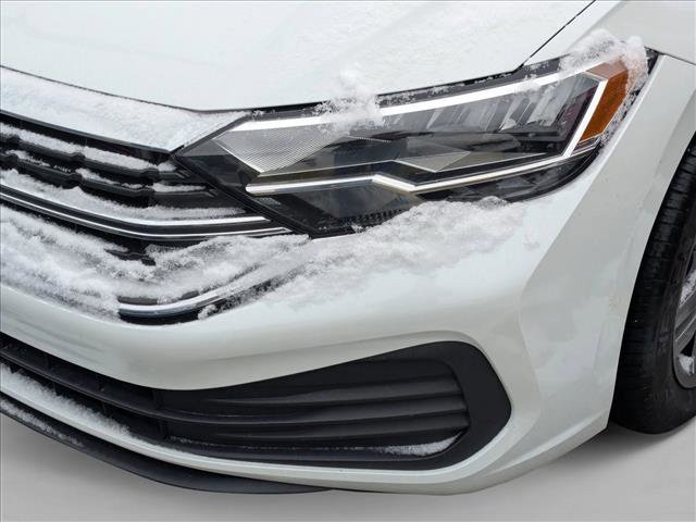 Used 2024 Volkswagen Jetta SE image 9