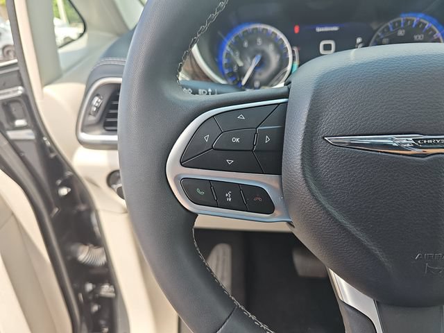 Used 2023 Chrysler Pacifica Limited w/ Uconnect Theater Family Group AWD/4WD image 21