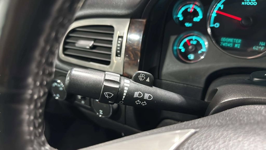 Used 2014 GMC Sierra 3500 Denali AWD/4WD image 30