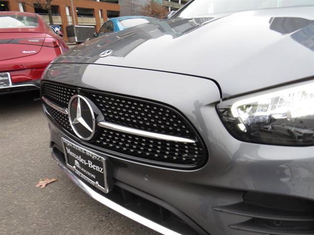 Used 2022 Mercedes-Benz E 350 4MATIC Sedan image 25