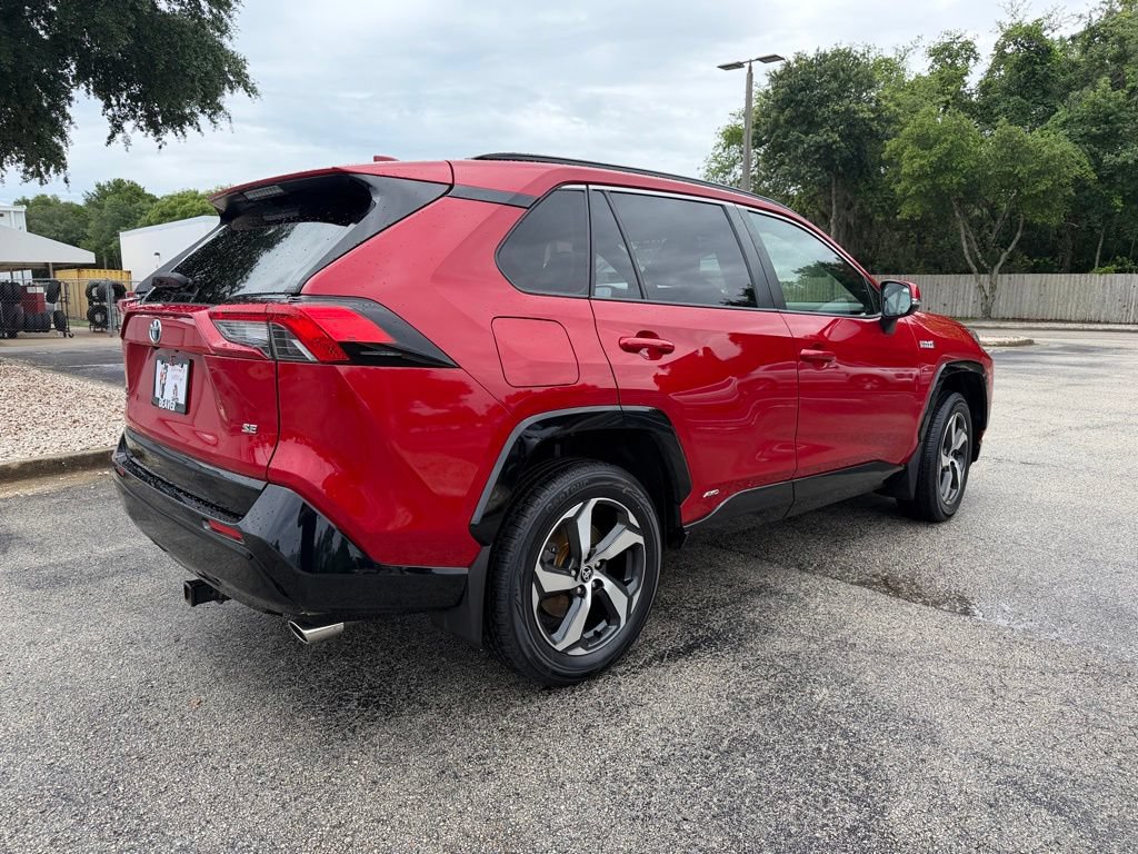 Used 2021 Toyota RAV4 SE w/ Weather & Moonroof Package AWD/4WD image 9