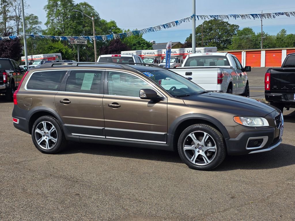 Used 2013 Volvo XC70 T6 AWD/4WD image 2