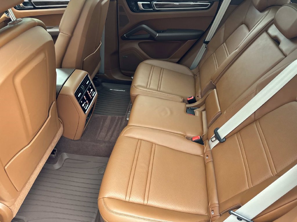 Certified 2023 Porsche Cayenne S Platinum AWD/4WD image 15