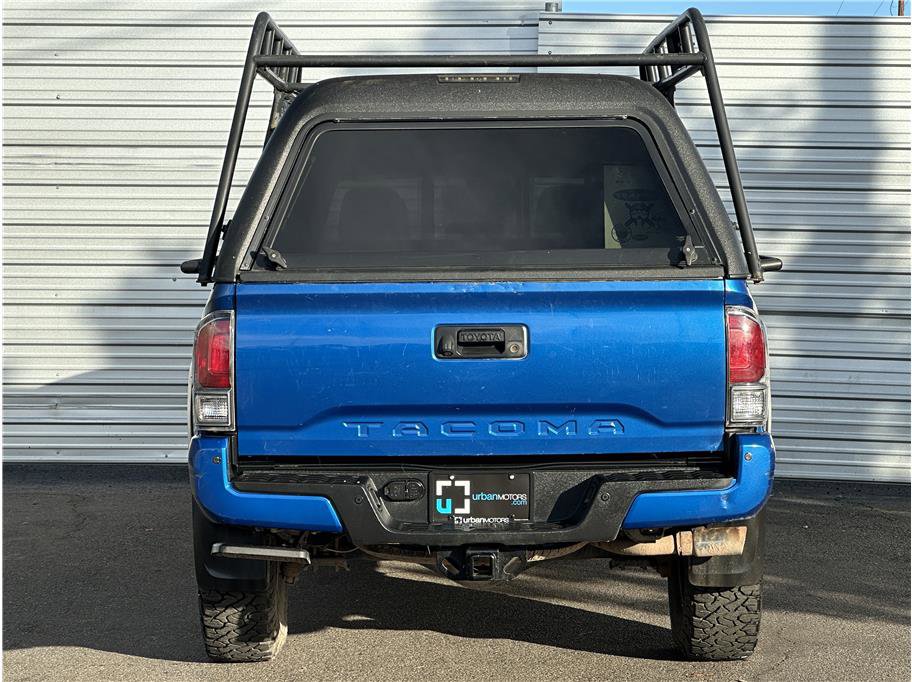 Used 2017 Toyota Tacoma TRD Off-Road image 11