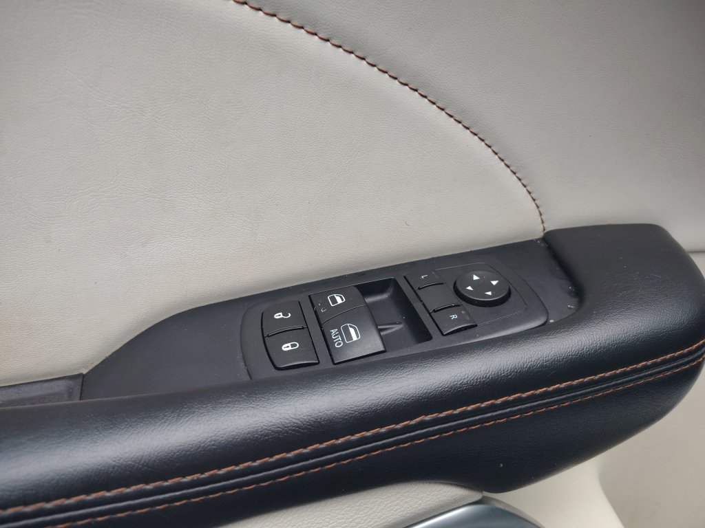 Used 2016 Dodge Challenger SXT Plus RWD image 7