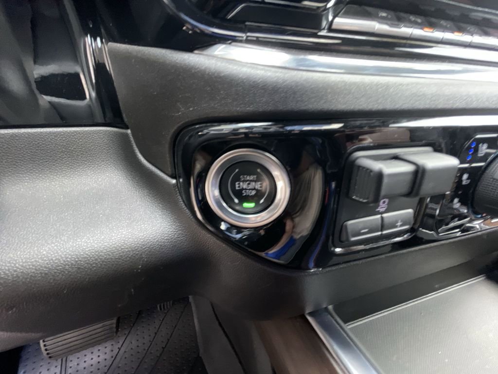 Certified 2024 Chevrolet Silverado 1500 High Country w/ High Country Premium Package AWD/4WD image 16