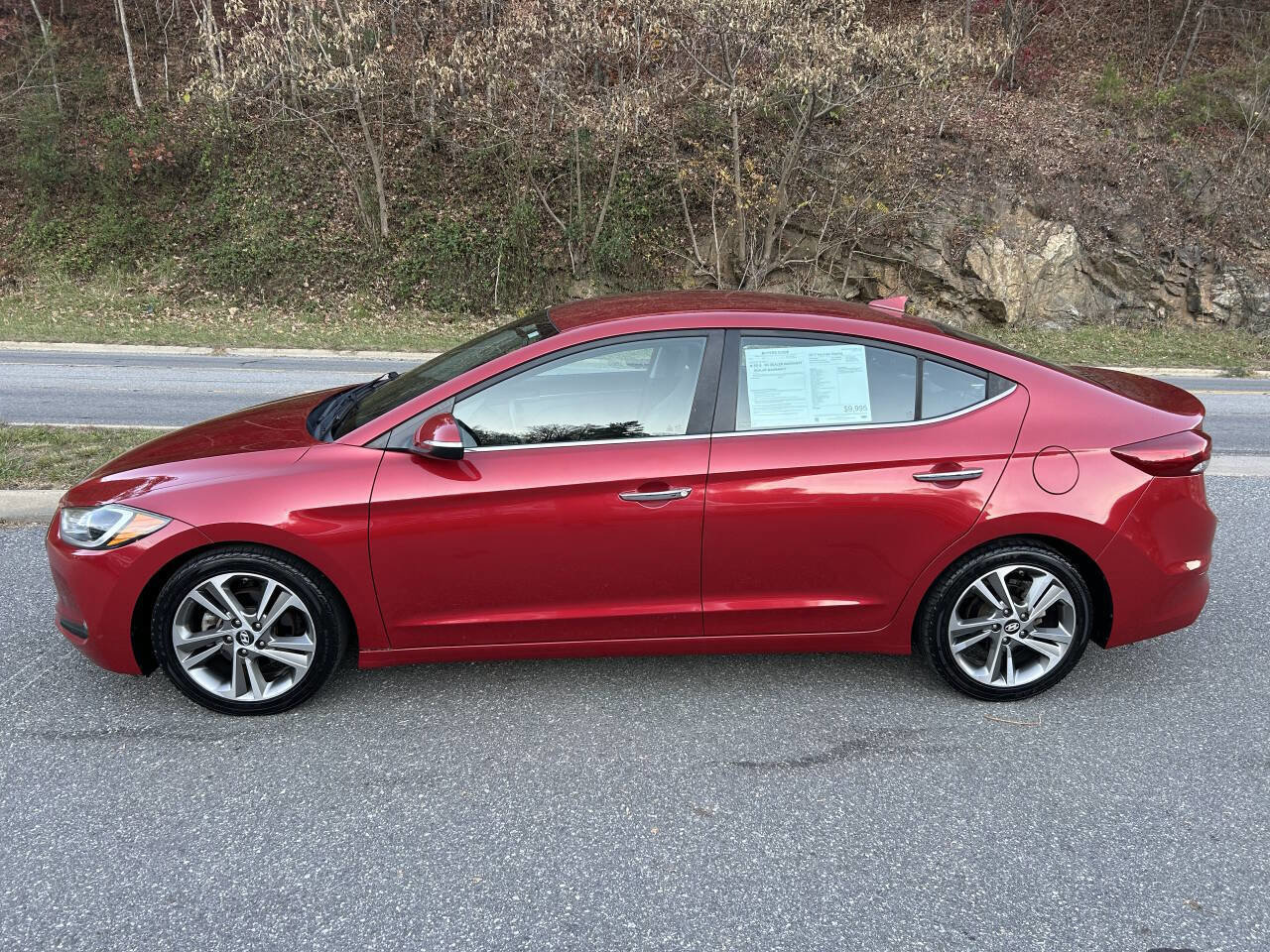 Used 2017 Hyundai Elantra Limited image 4