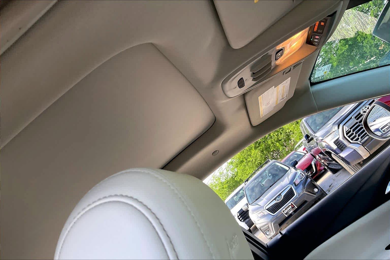 Used 2025 Buick Encore GX Avenir w/ Avenir Technology Package FWD image 14