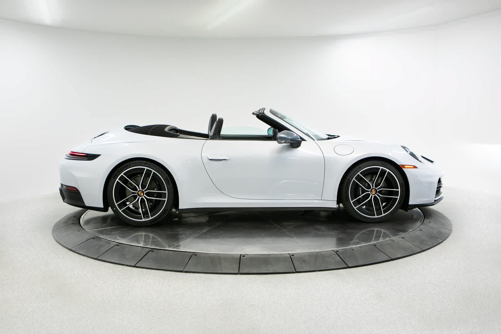 New 2026 Porsche 911 Carrera T RWD image 8