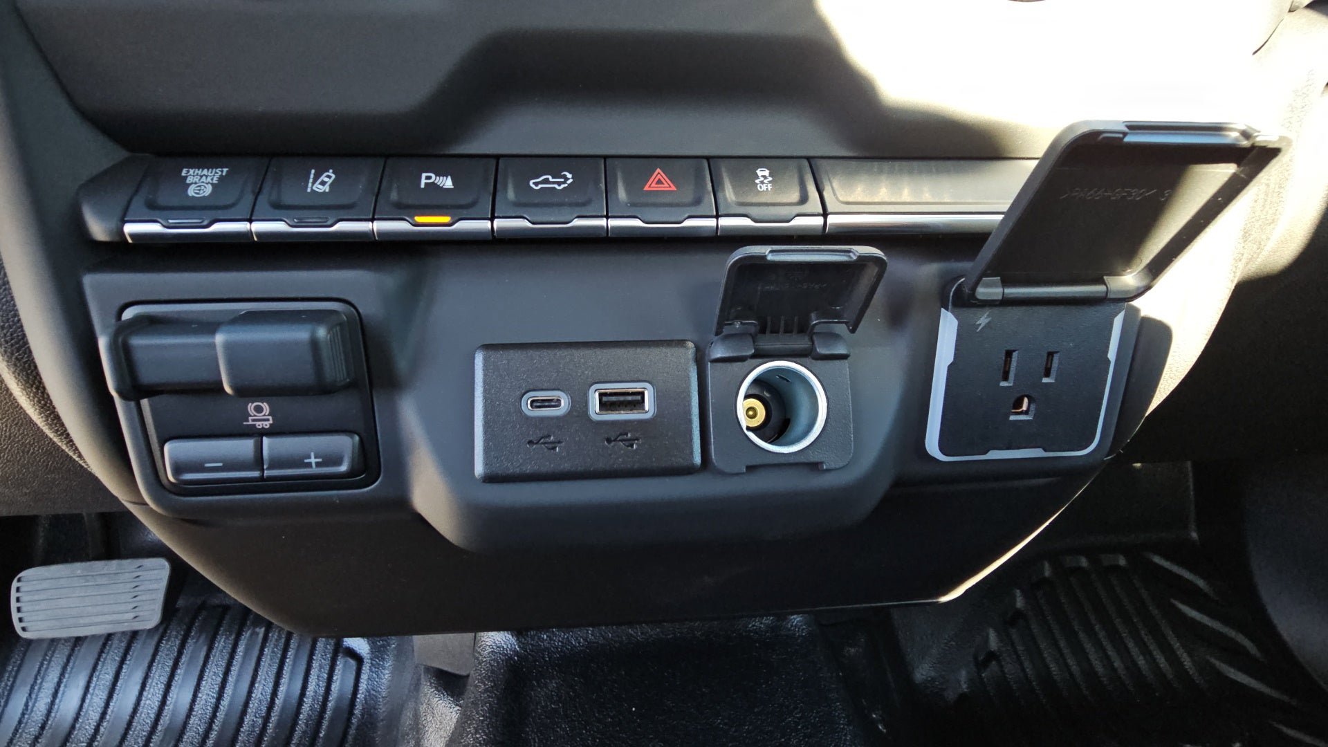 New 2025 GMC Sierra 3500 Pro w/ 1SA Pro Safety Plus Package image 26