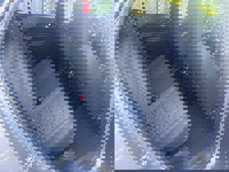 Used 2018 Chevrolet Equinox LT image 20