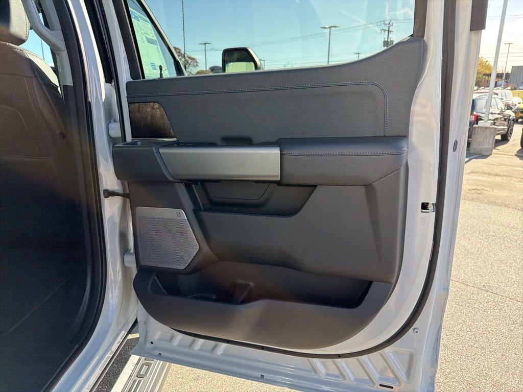 New 2026 Ford F250 Lariat w/ Black Appearance Package image 20