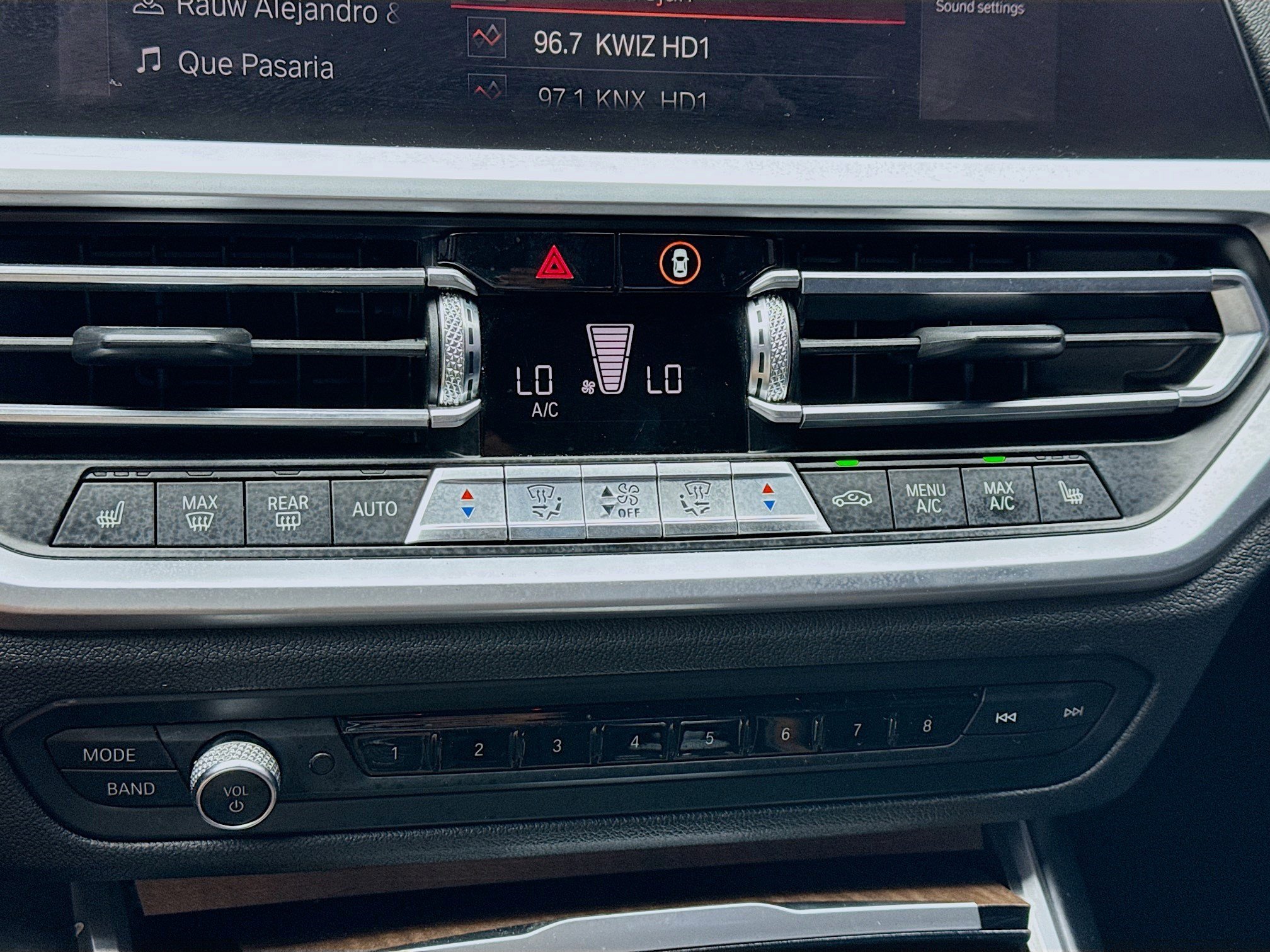 Used 2020 BMW 330i Sedan w/ Driving Assistance Package image 12