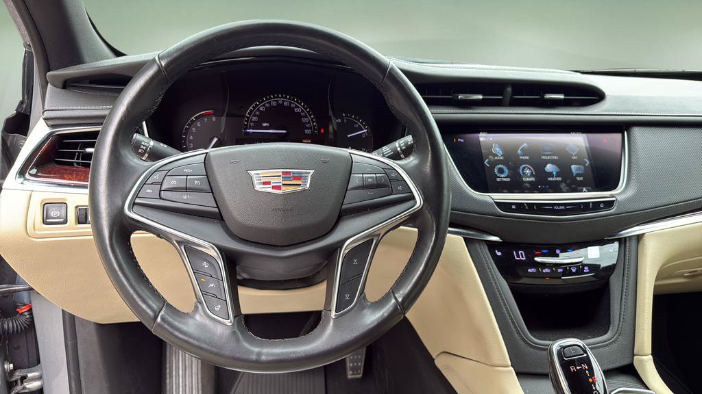 Used 2018 Cadillac XT5 Luxury w/ Driver Awareness Package AWD/4WD image 29