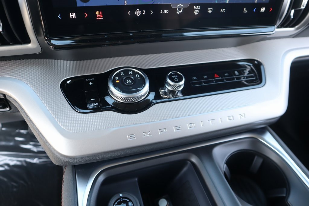 New 2025 Ford Expedition Active image 8