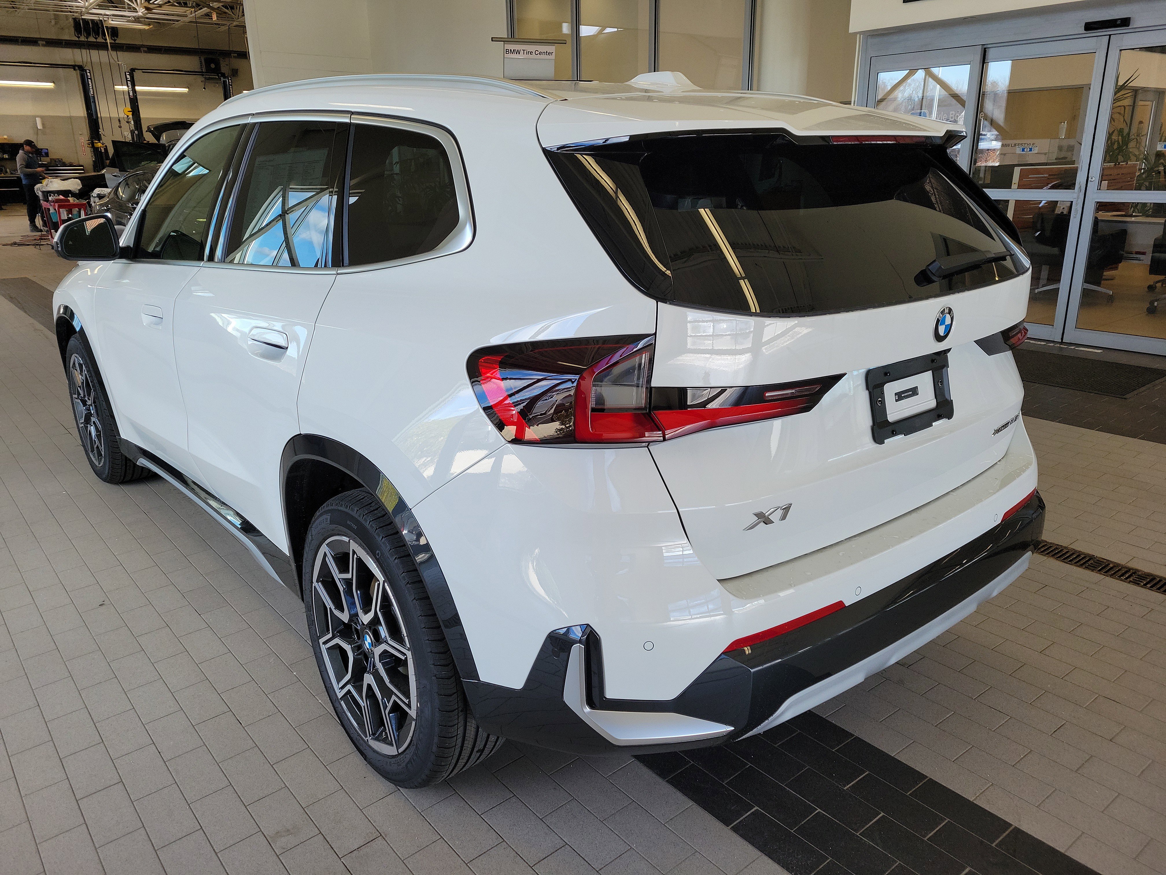 Used 2026 BMW X1 xDrive28i w/ Technology Package AWD/4WD image 7