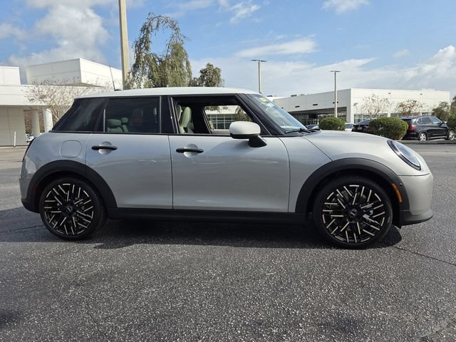 New 2026 MINI Cooper 4-Door Hardtop FWD image 8