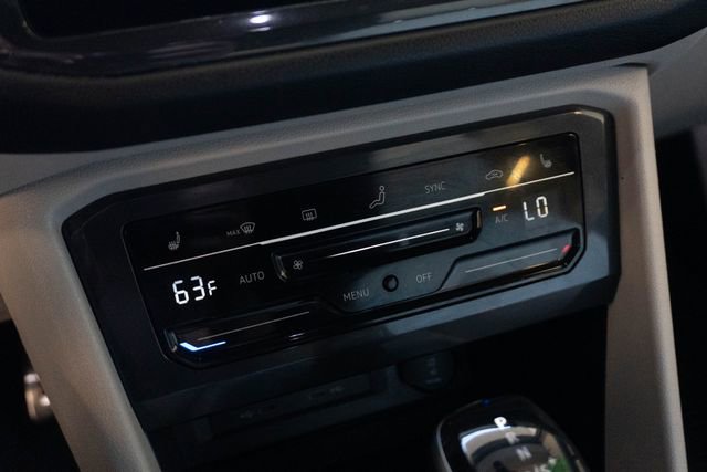 Used 2022 Volkswagen Tiguan SE R-Line image 25