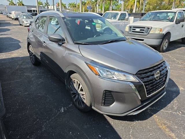Used 2023 Nissan Kicks SV image 2