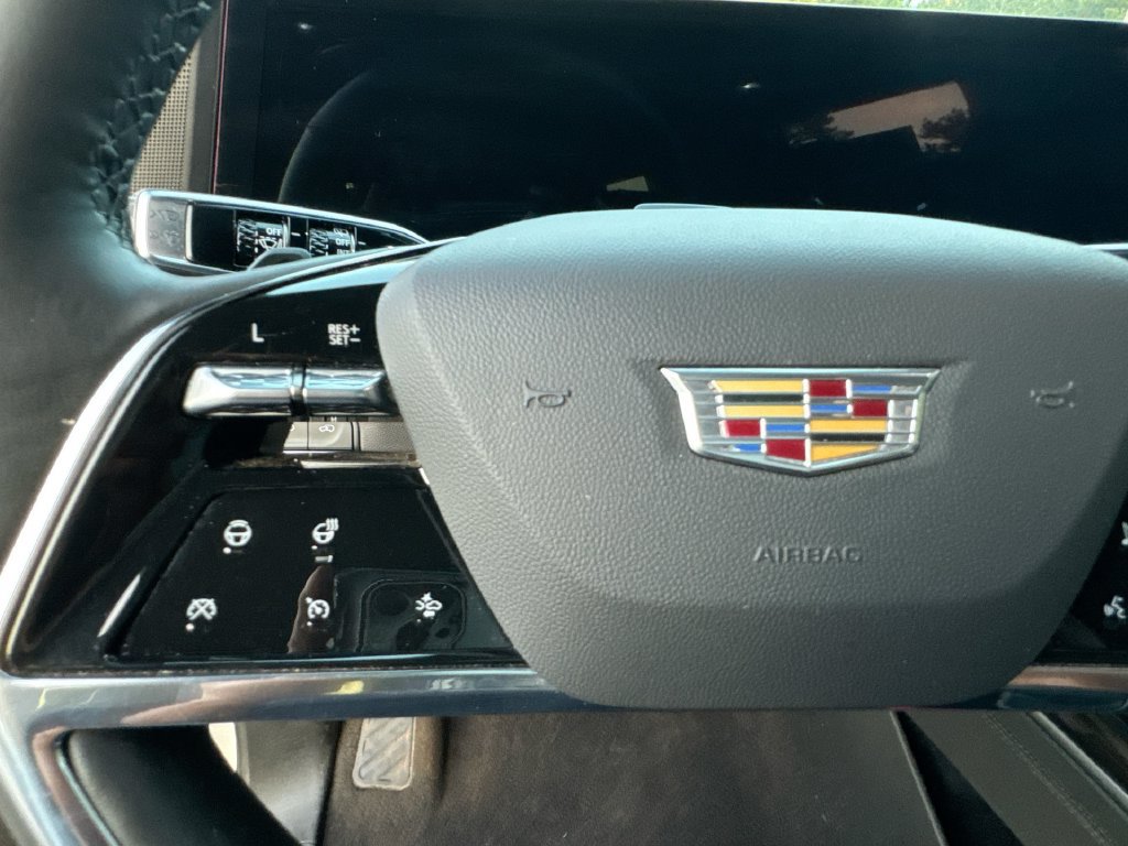 Used 2025 Cadillac Escalade Premium Luxury w/ Touring Package AWD/4WD image 17
