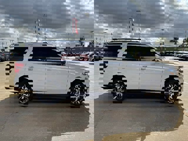 Used 2024 Ford Expedition Limited image 5