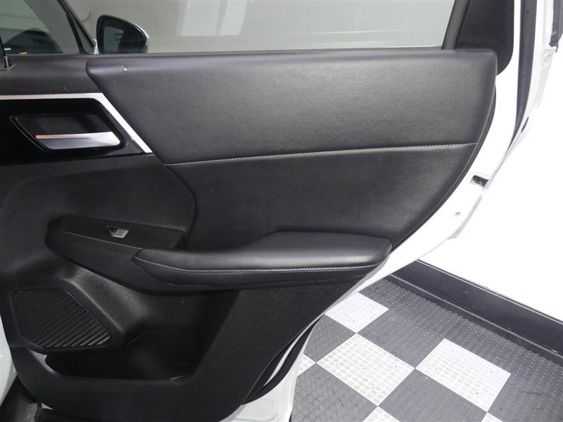 Used 2024 Mitsubishi Outlander SE AWD/4WD image 25